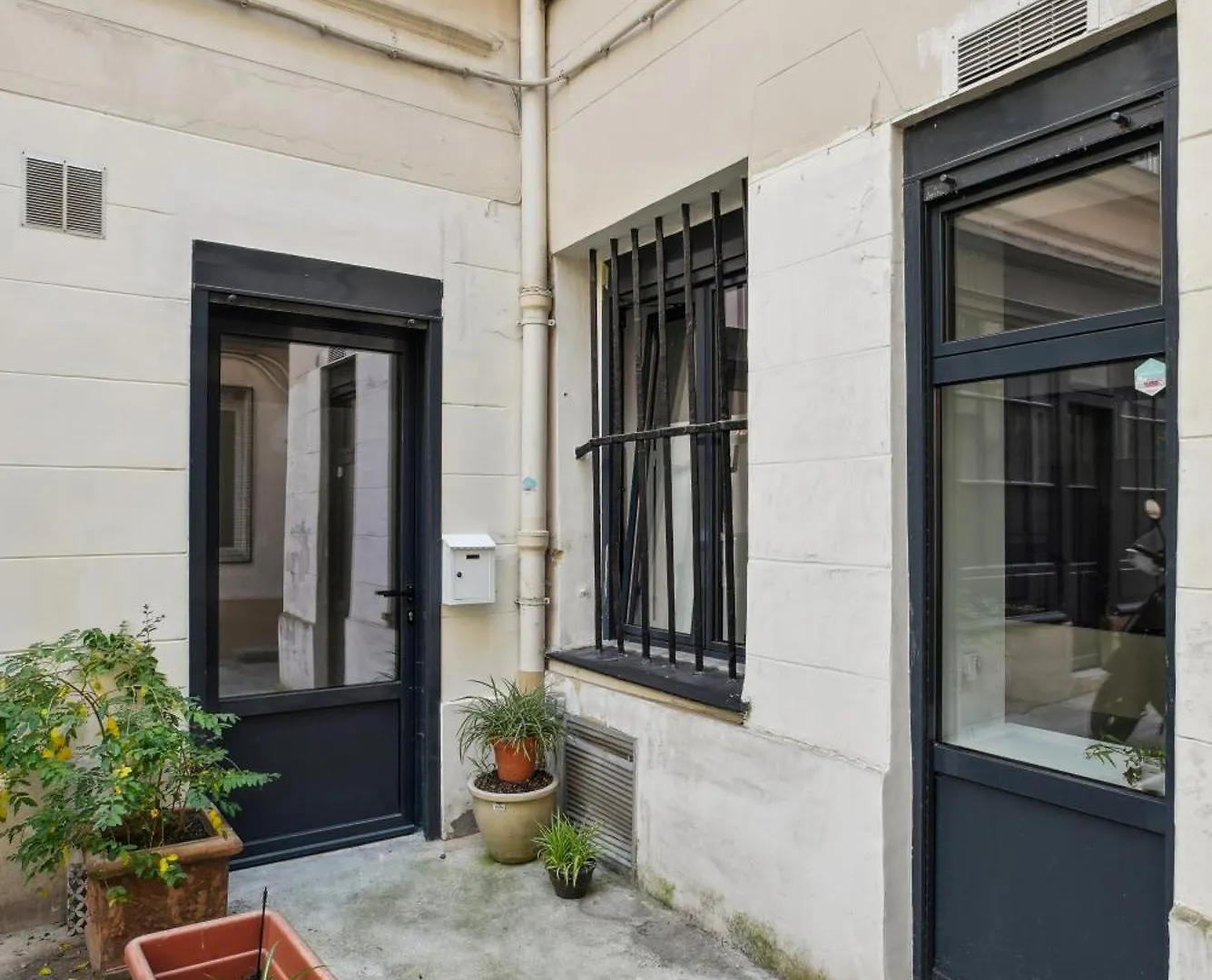 Beau 3 Pieces Rue Poissonniere Apartment Paris